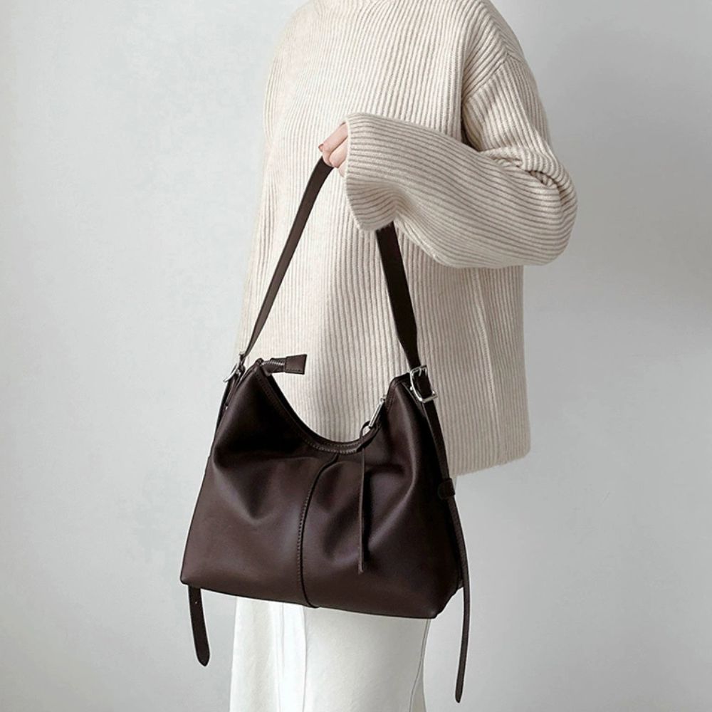 Athenna Bag – Genuine Leather - Spacious and elegant. A classic icon designed to elevate your everyday look.