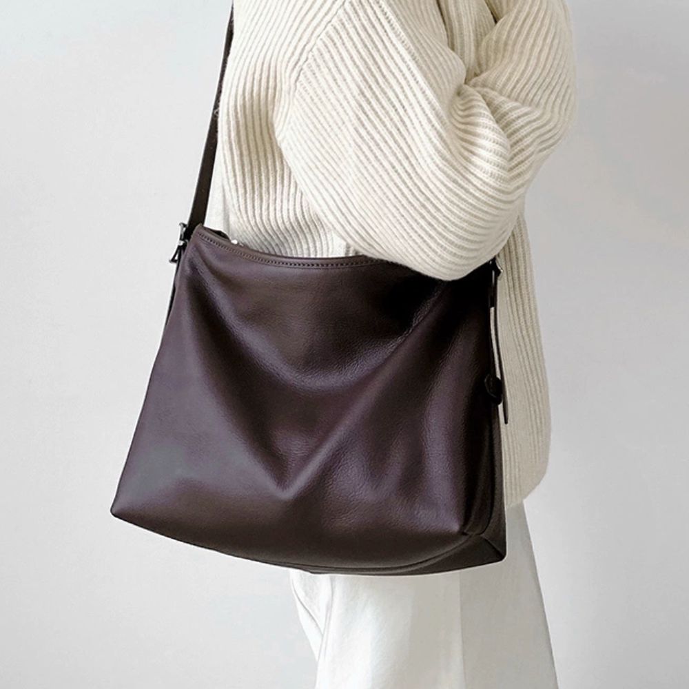 Athenna Bag – Genuine Leather - Spacious and elegant. A classic icon designed to elevate your everyday look.