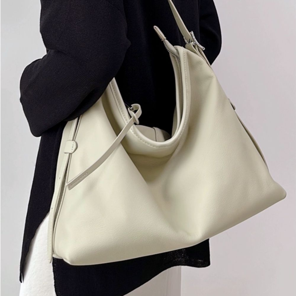 Athenna Bag – Genuine Leather - Spacious and elegant. A classic icon designed to elevate your everyday look.
