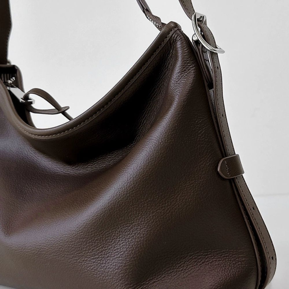 Athenna Bag – Genuine Leather - Spacious and elegant. A classic icon designed to elevate your everyday look.