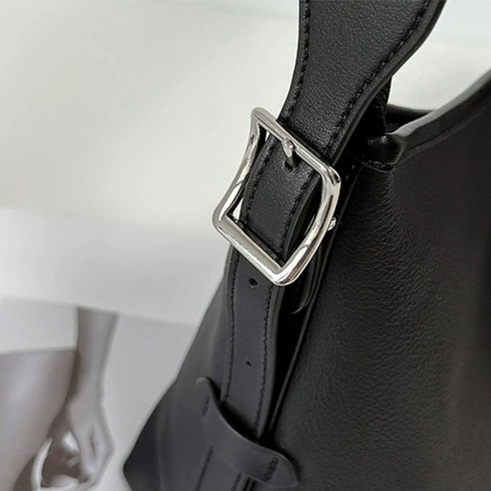 Athenna Bag – Genuine Leather - Spacious and elegant. A classic icon designed to elevate your everyday look.